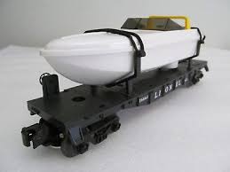 Lionel 6-16661 O Gauge Flatcar with Operating Boat Lionel Lines - NOS