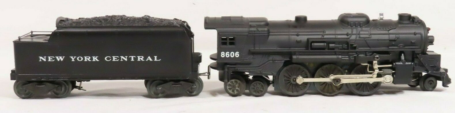 Lionel 6-18606 2-6-4 Steam Locomotive and Tender New York Central 8606 - NOS
