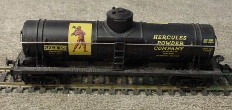 Mantua 732-680 HO Scale 35' Tank Car Hercules HPCX 555 - NOS