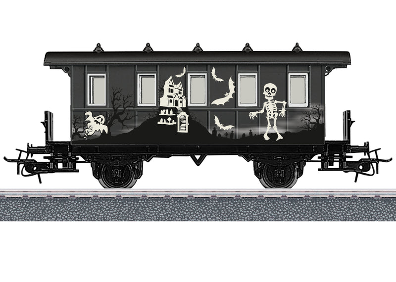 Märklin Start Up 48620 HO Scale Glow in the Dark Halloween Passenger Car