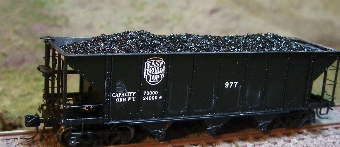 Motrak Models 81853 HON3 Blackstone 3-Bay Hopper Coal Load 2-Pack