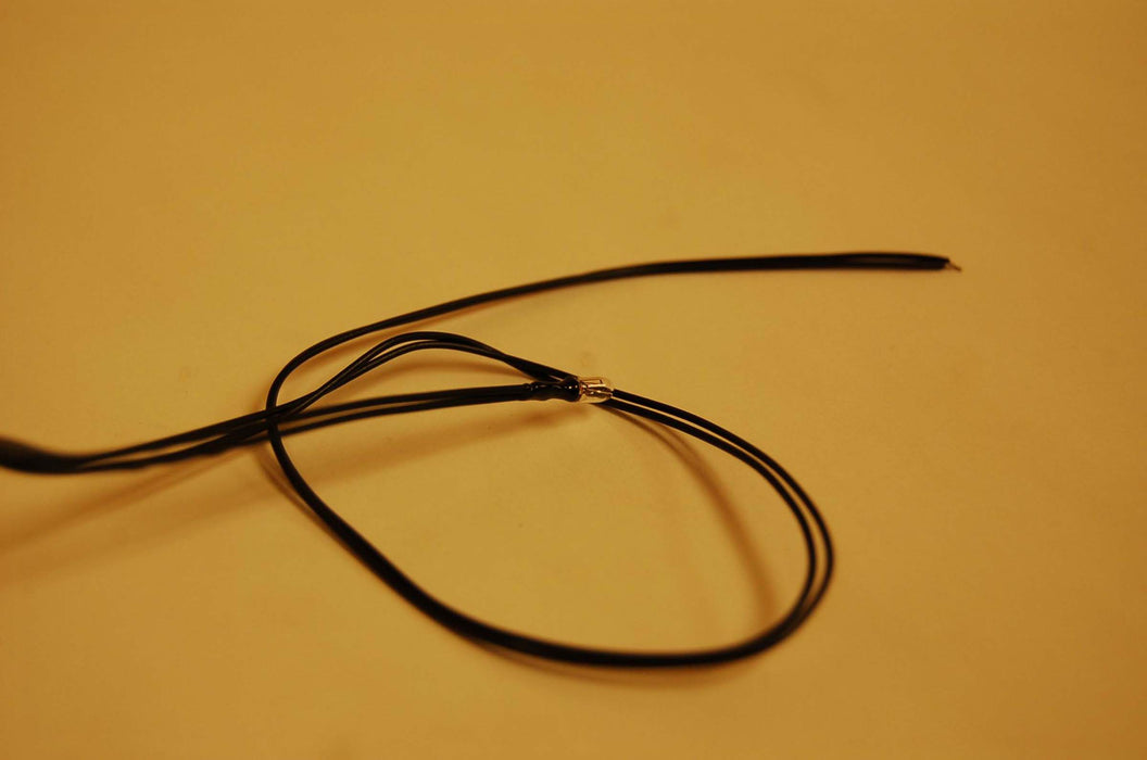 MTH CA-0000074 6V Bulb Single Grain of Wheat GOW with Black 2 Pin Plug