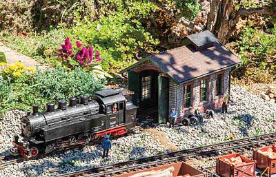 POLA 330890 G Gauge Branchline Locomotive Shed Kit