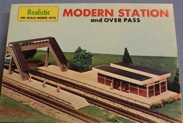 Realistic 371-495 HO Scale Modern Station with Overpass Kit - NOS