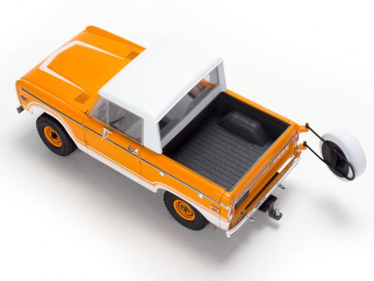 Revell-MONOGRAM 7228 1/25 Bronco Half Cab Truck with Dune Buggy and Trailer Kit