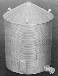 Rix Products 304 HO Scale 33' Corrugated Grain Bin with Peaked Top Kit