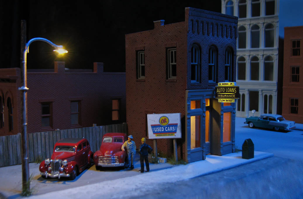 Roomettes 01-202-01 HO Scale Borgo Auto Loans Interior Kit (Fits DPM 20200)