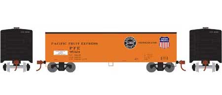 Roundhouse 1554 HO Scale 40' Wood Reefer Pacific Fruit Express PFE 95324