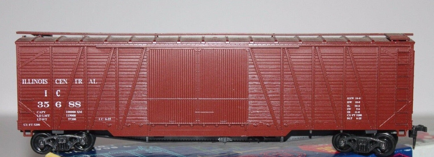 Roundhouse 2118 HO Scale 50' Wood Boxcar Kit Illinois Central IC - NOS