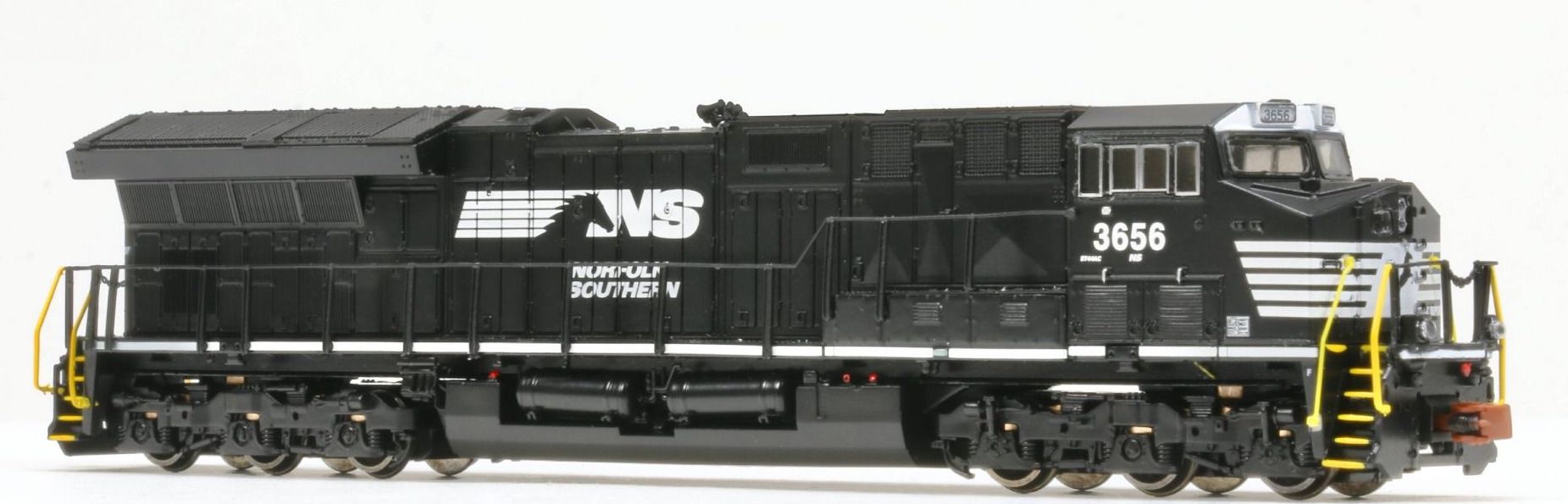 ScaleTrains Operator 10989 N Scale GE ET44AC Tier 4 Diesel "Horsehead" NS 3675 with DCC