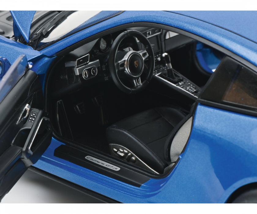 Schuco 450039700 (1:18) Porsche 911 Carrera GTS Coupe 991.1 - Sapphire Blue Metallic
