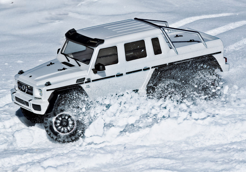 Traxxas 88096-4 TRX-6 RTR White Mercedes Benz G 63 AMG 6x6 Trail Crawler "Special Edition"