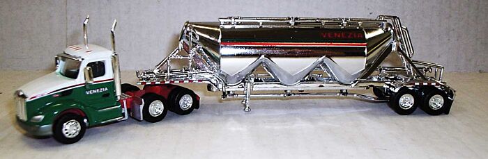 Trucks n Stuff SPEC007 Venezia 579 Peterbilt with Chrome Pneumatic Bulk Trailer