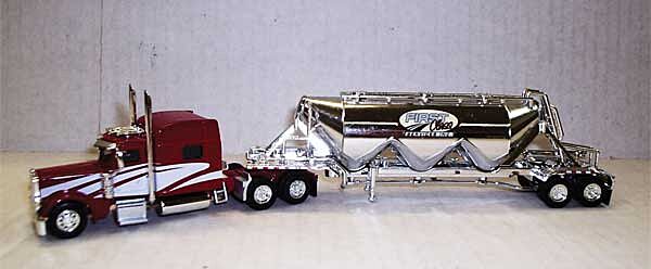 Trucks n Stuff SPEC022 First Class Services 389 Peterbilt with Chrome Pneumatic Bulk Trailer