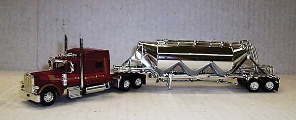 Trucks n Stuff SPEC038 Red/Gold 389 Peterbuilt with Chrome Pneumatic Bulk Trailer