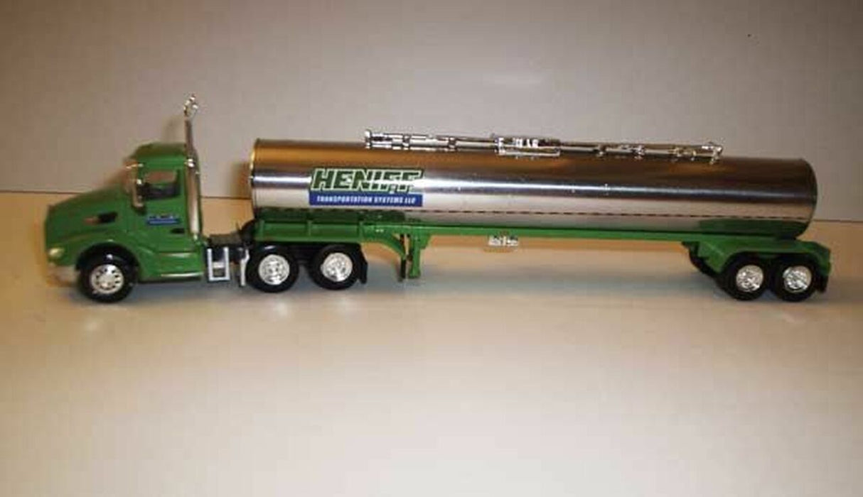 Trucks n Stuff TNS048 HO Scale Peterbuilt 579 with Heniff Chemical Tank Trailer