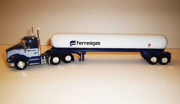 Trucks n Stuff TNS102 HO Scale Kenworth T680 with Ferrellgas Propane LPG Tank Trailer