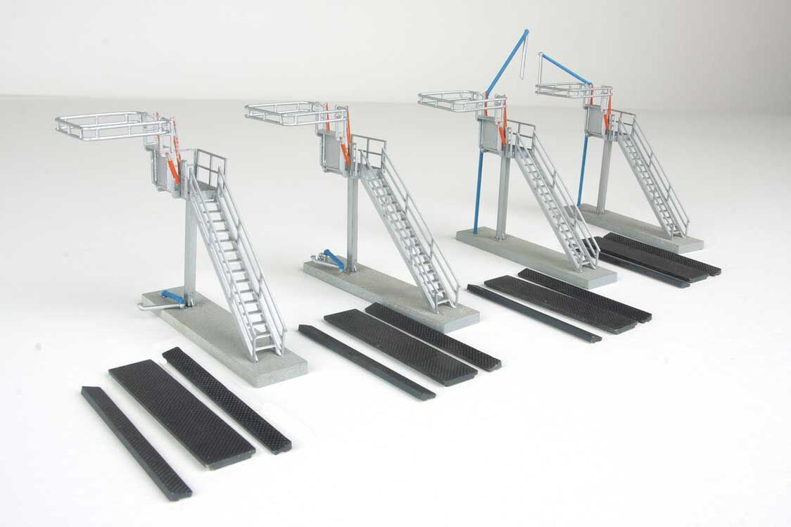 Walthers 933-4037 HO Scale Modern Loading Racks (Transloading) Kit ...