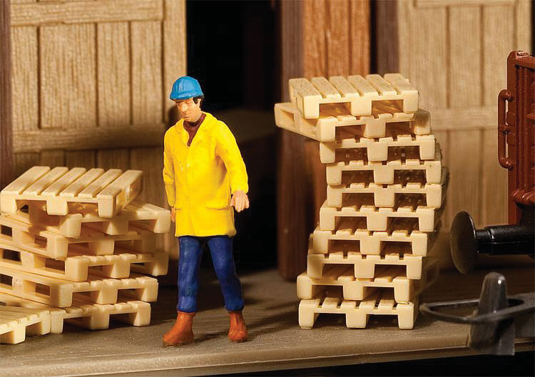 Walthers 949-4129 HO Scale Wood Pallets 12 Pack