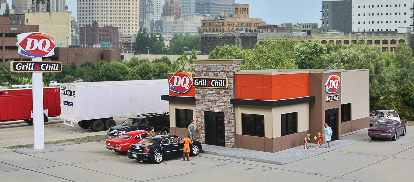 Walthers Cornerstone 933-3485 HO Scale DQ Grill and Chill Building Kit
