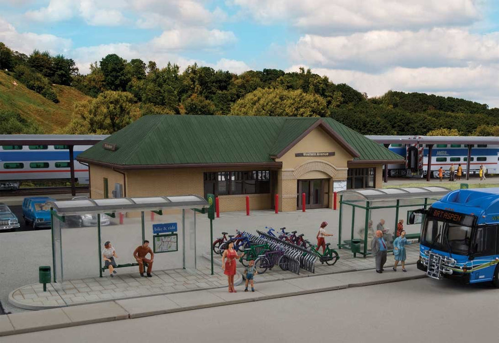 Walthers Cornerstone 933-3552 HO Scale Modern Bus Shelter Kit 