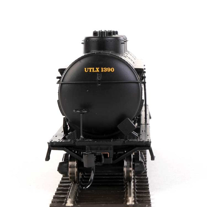 Walthers Mainline 910-1145 HO Scale 3 Dome Tank Car UTLX 1390