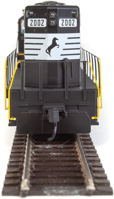 Walthers Mainline 910-20410 HO Scale EMD GP9 Chop Nose NS 2002 - USED