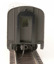 Walthers Mainline 910-30018 HO Scale 85' Budd Large Window Coach Great Northern GN
