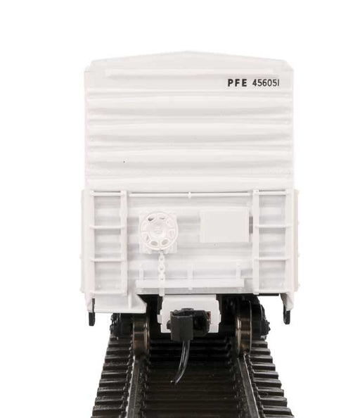 Walthers Mainline 910-3958 HO Scale 57' Mechanical Reefer Pacific Fruit Express PFE 456051