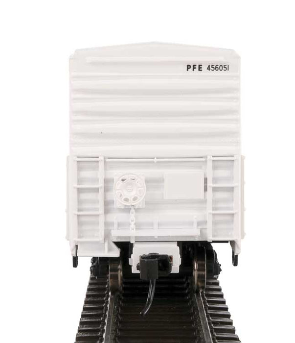 Walthers Mainline 910-3958 HO Scale 57' Mechanical Reefer Pacific Fruit Express PFE 456051