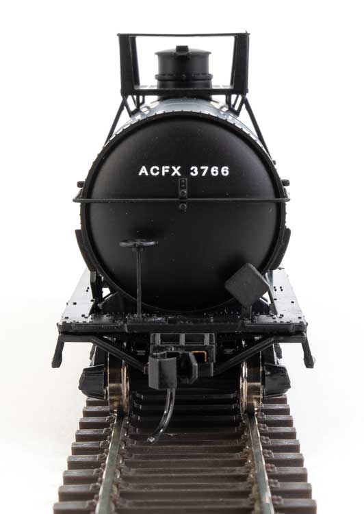 Walthers Mainline 910-48014 HO Scale 36' Chemical Tank Car Olin ACFX 3766