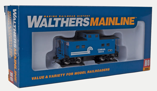 Walthers Mainline 910-8604 Center Cupola Caboose Conrail CR #18866