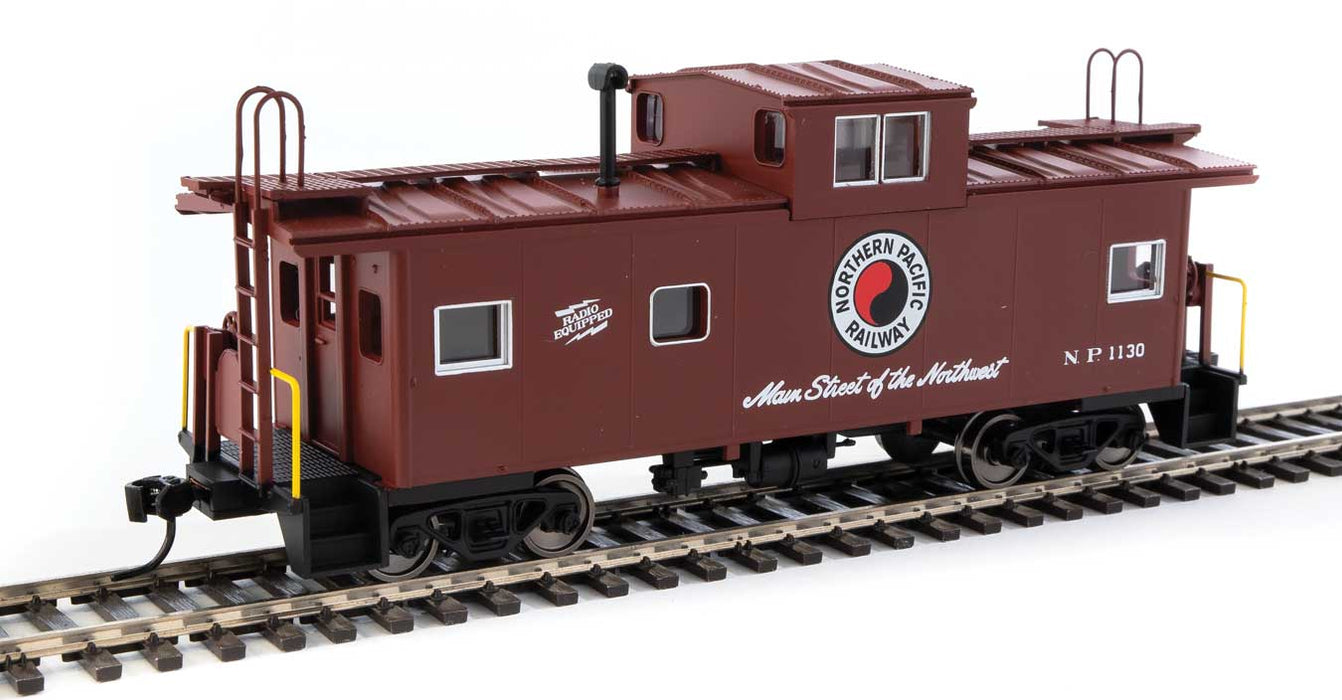 Walthers Mainline 910-8778 HO Scale Wide Vision Caboose Northern Pacific NP 1140