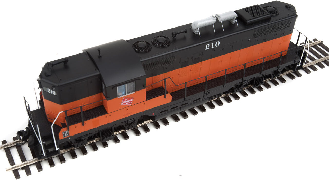 Walthers Proto 920-40878 HO Scale EMD GP9 Milwuakee Road MILW 210 DCC LokSound - Like New USED