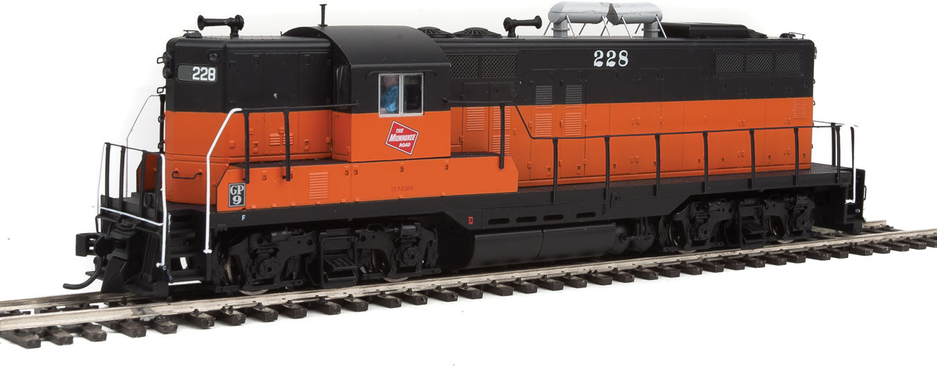 Walthers Proto 920-40879 HO Scale EMD GP9 Milwuakee Road MILW 228 DCC LokSound