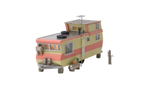 Woodland BR5862 O Scale Built & Ready Structure White/Salmon Trailer with Lights