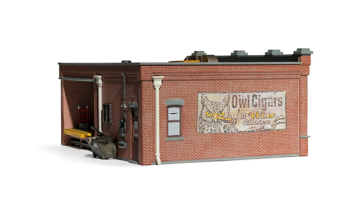 Woodland BR5873 O Scale Built Up Structure Smith Brothers TV & Appliance Store