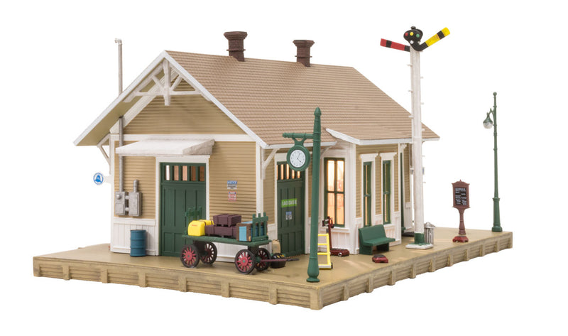 Woodland Scenics BR5023 HO Scale Built Up Structure - Danbury Depot