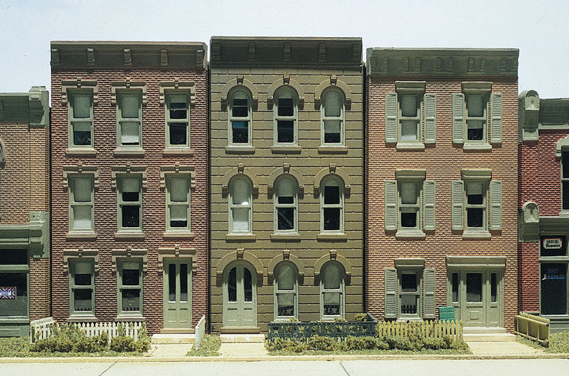 Woodland Scenics DPM 11400 HO Scale Townhouse Flats w/ 3 Fronts [Building Structure Kit]