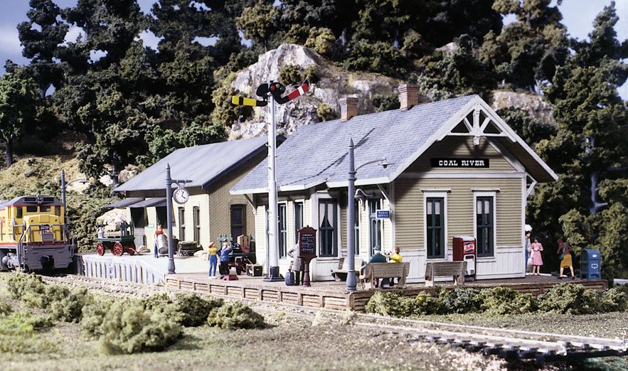 Woodland Scenics DPM Gold 40500 HO Scale Coal River Passenger Depot [Premium Structure Kit]